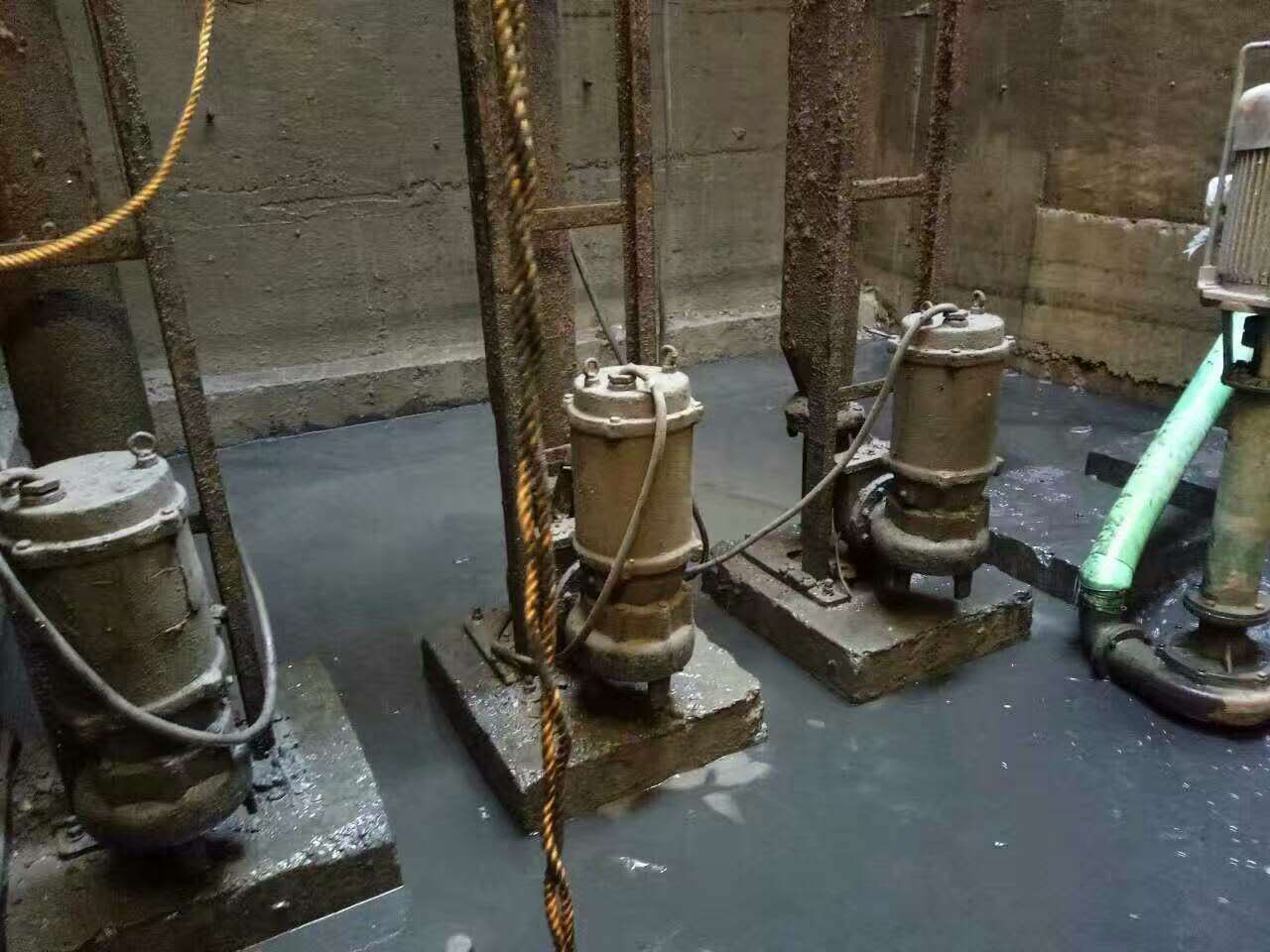 安平污水池清理